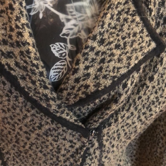 Curio New York  Large leopard print cardigan zip front blazer look with pockets - Picture 6 of 13